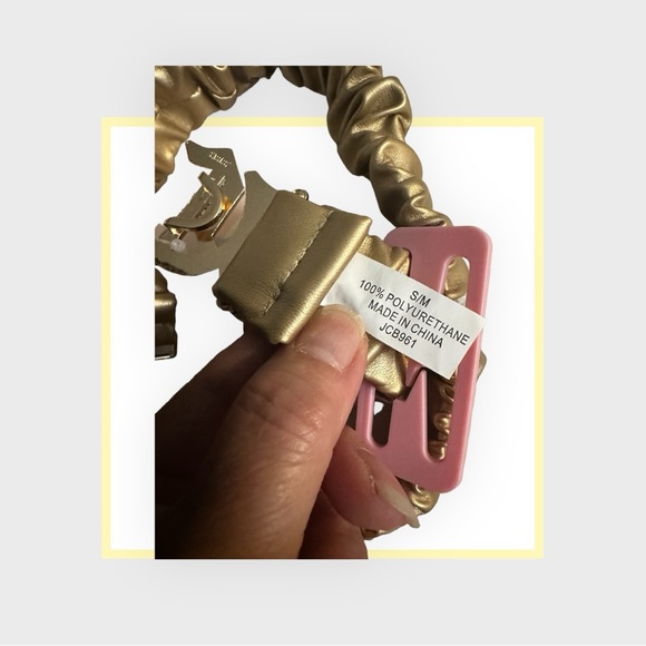 Juicy Couture Ruched Gold Stretchy Belt JC Black Enamel Closure Size S/M NWT - Picture 5 of 6